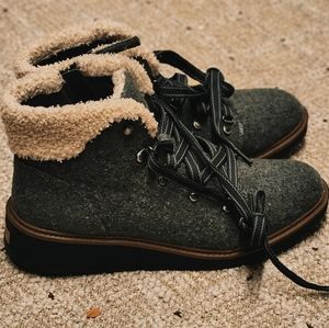 Excellent condition Dr. Scholls boots~